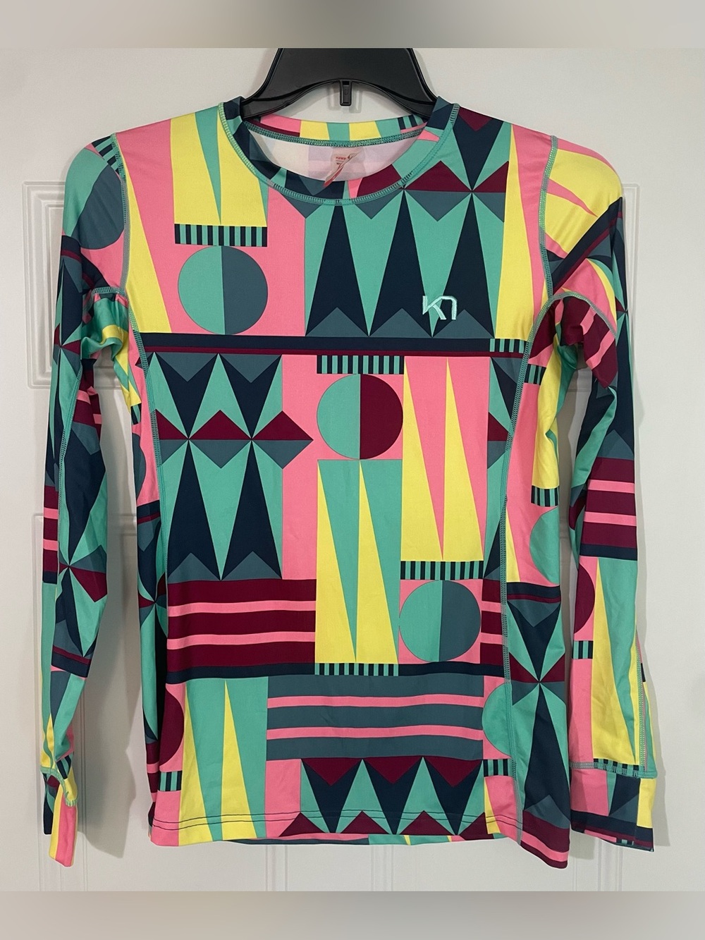 Kari Traa Colorful Geometric Long Sleeve Base Layer Size Medium Outdoor Feminine